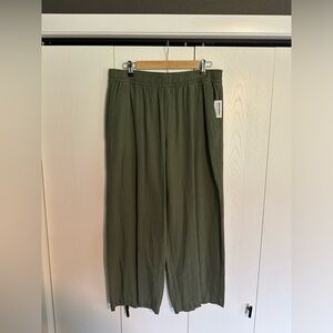 NWT Women’s Olive Green Linen Pants